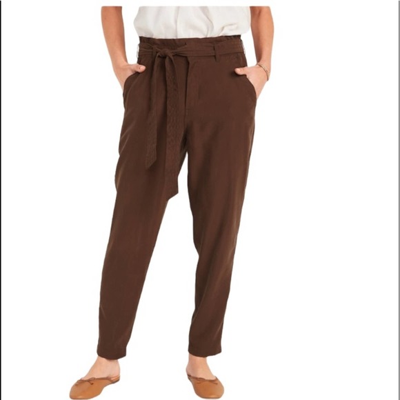 Old Navy Pants - Old Navy peppercorn high waisted cropped belted straight leg pants